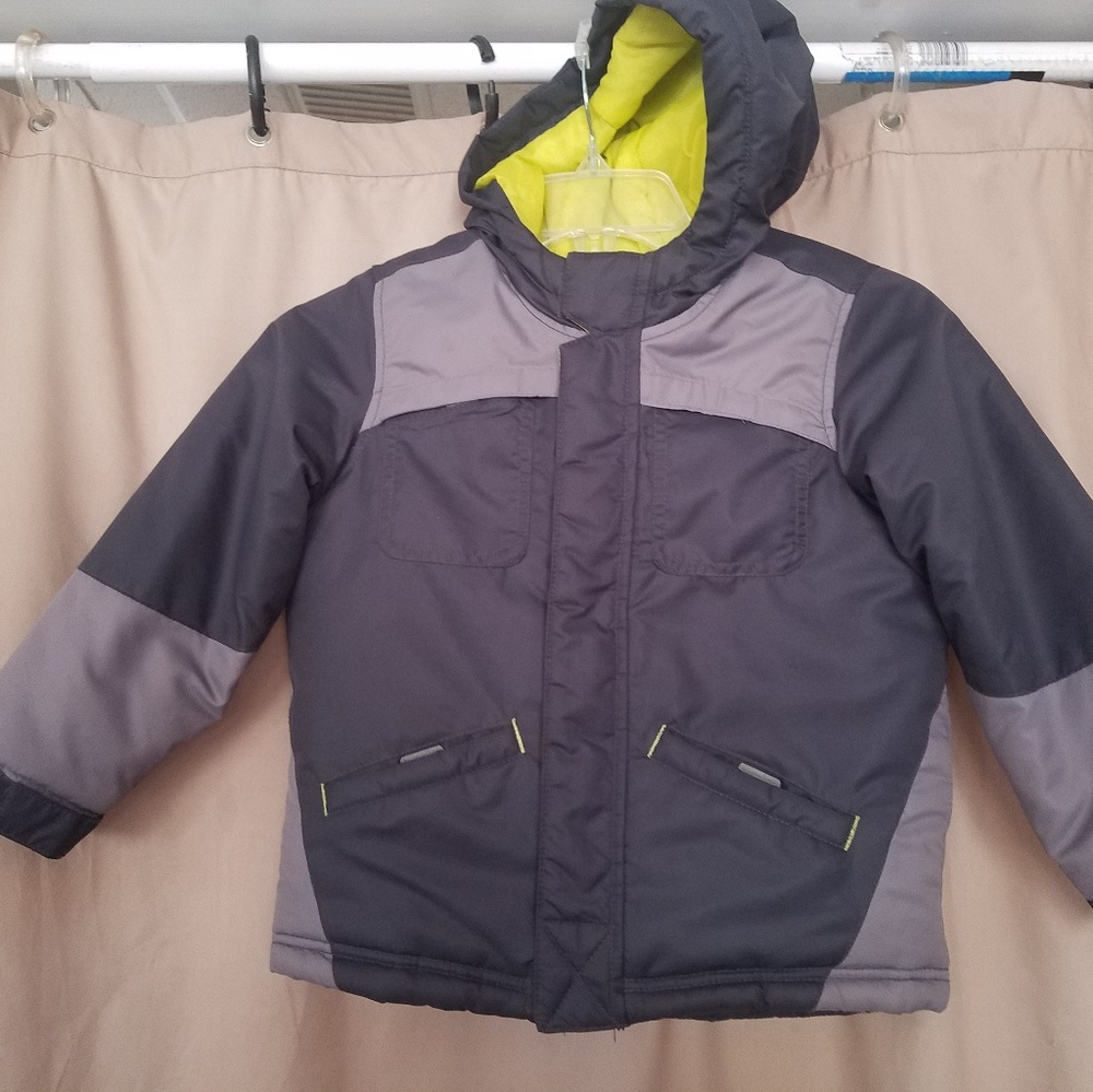 Old Navy Heavy Boys size 5T winter jacket